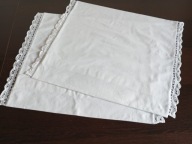 POSZEWKI BAWEŁNIANE Z KORONKAMI 47 / 44 cm. 2 szt.