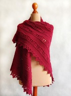 Gruba, mięsista chusta, ręcznie robiona na drutach, bordowa.