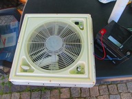 Okno dachowe do otworu 40 x 40 cm z wentylatorem 12 v