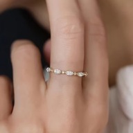PIERŚCIONEK ELEGANCKI PIERŚCIEŃ CYRKONIA POZŁACANY DIAMENTY VINTAGE