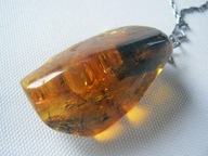 srebrny wisiorek z naturalnym bursztynem