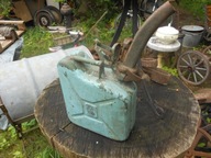 KANISTER 5 L Z NALEWAKIEM LEJKIEM