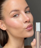 Caia It s Iconic 2N jasny korektor z neutralnymi tonami