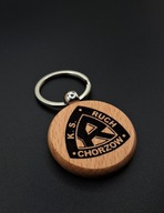 Drewniany brelok Ruch Chorzów – grawer z logo, prezent dla kibica