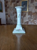 świecznik porcelanowy .