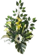 Bukiet cmentarz kalie tulipany klematis wiosna