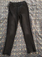 Czarne spodnie z lampasami