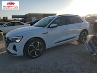 Audi Q8 e-tron PRESTIGE, 4x4, od ubezpieczalni Elektryczny 355KM