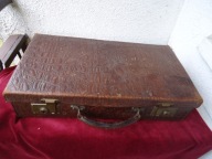 stara walizka ze skóry krokodyla 1915-1930