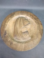 Stary wielki rzeźbiony drewniany talerz