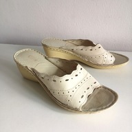 Letnie klapki skórzane ażurowe buty na koturnie chodaki damskie 37