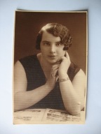 KRAKÓW FOTO JANINA DZIEWCZYNA Z GAZETĄ BRANSOLETKA PIERŚCIONEK przedw. FOTO