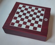 Szachy miniaturowe z zestawem akcesoriów do wina