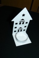 Świecznik metalowy domek