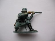 ŻOŁNIERZYK ARMIA NIEMIECKA II WOJNA ŚWIATOWA stara ZABAWKA Z CZASÓW PRL-u