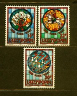LUKSEMBURG** Witraże, 150 lat luksemburskiej poczty Mi 1302-04