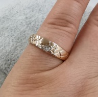 70506 Pierścionek pozłacany 18K średnica 16 mm obrączka z cyrkoniami