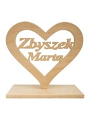 Serce prezent z wybranymi imionami po postawienia ręcznie wykonane