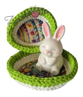 Koszyk wielkanocny dziergany ze sznurka na szydełku prezent zajączek