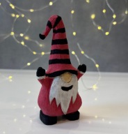 Ręcznie rzeźbiony gnom z dębu – unikat, rękodzieło premium | 11 cm