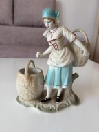 Figurka porcelanowa kobieta