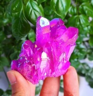 Różowy kryształ kamień dekoracyjny błyszcząca bryła kwarc tytanowy diament