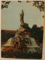 OPOLE - Fontanna z posagiem "Macierzyństwo"