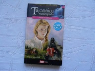 TAJEMNICA WODOSPADU Postać w kapturze