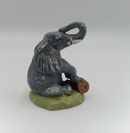 Słonik vintage, słoń z porcelany biskwitowej, stara figurka kolekcjonerska