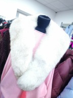 Kołnierz lis naturalny biały cieniowany, dł. 117 cm !!!