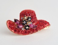 BROSZKA POZŁACANA CYRKONIE EMALIA KAPELUSZ