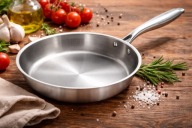 PATELNIA STALOWA 28cm GASTRO - STAL NIERDZEWNA, NITOWANA, GAZ, INDUKCJA