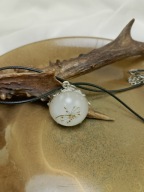 NASZYJNIK z ŻYWICY naturalne kwiaty METALOPLASTYKA