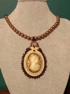 Wisior kamea ,sutasz