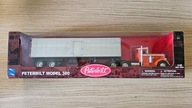 PETERBILT Model 380 Czerwona ciężarówka z szarą naczepą 1/43 NewRay