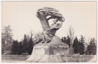 WARSZAWA Pomnik Chopina lata 60 FOTOGRAFIA o wymiarach ; 90 x 140 mm.
