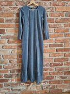 długa niebieska błyszcząca sukienka