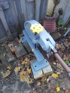 Gilotyna ręczna do blachy ze stolikiem typ DND -350 D