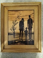 OBRAZ "RODZINA" wykonany metodą intarsji