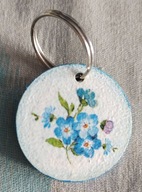 Breloczek zawieszka urocze niezapominajki i chabry na białym tle