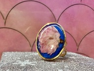 Ręcznie robiony pierścionek z żywicy – unikalna biżuteria suszone kwiaty