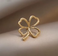 Subtelna Broszka Złota Koniczyna na Szczęście Złota Mała Przypinka Ozdoba