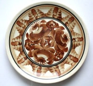 ZF KOŁO talerz do powieszenia malowany ręcznie w brązowye kwiaty PRL