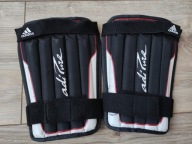 OCHRANIACZE PIŁKARSKIE ADIDAS Adipure ANATOMIC M