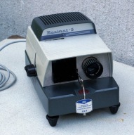 RZUTNIK BRAUN PAXIMAT - S, Z OBIEKTYWEM STELLAR 85/2.8