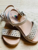 Sandałki serduszka na rzepy K-Tinni rozm. 26 + GRATIS