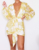 PrettyLittleThing żółta mini XS 34 – wiązany przód, tie-front, trend