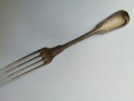 widelec sygnowany monogram