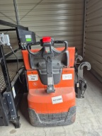 Wózek paletowy elektryczny BT LWE200