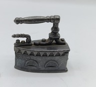 żelazko Miniaturka z cyny kolekcjonerka - do gablotki z małymi figurkami